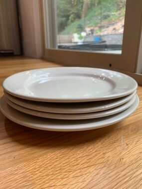 White Ceramic Dinner Plates - Set of 4